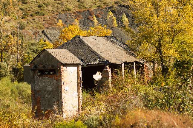 la-granja-de-san-vicente-mina-abandonada-torre