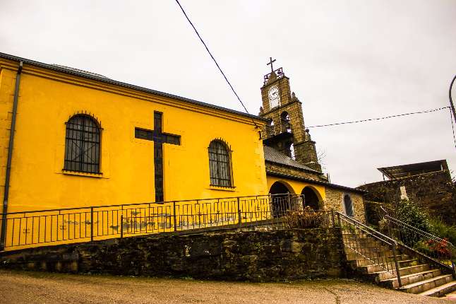 torre-del-bierzo-iglesia